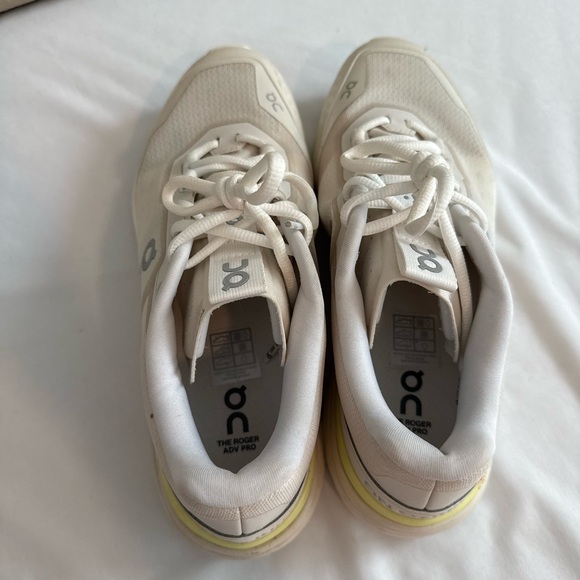 On Running THE ROGER Advantage Pro - Picture 5 of 7